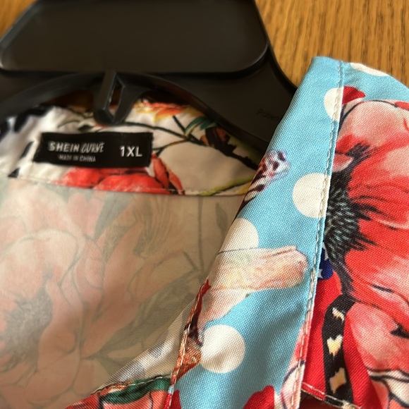 FUN FOR SUMMER! SHEIN 2 piece set. Amazing print on this outfit! Worn once! - Picture 4 of 5